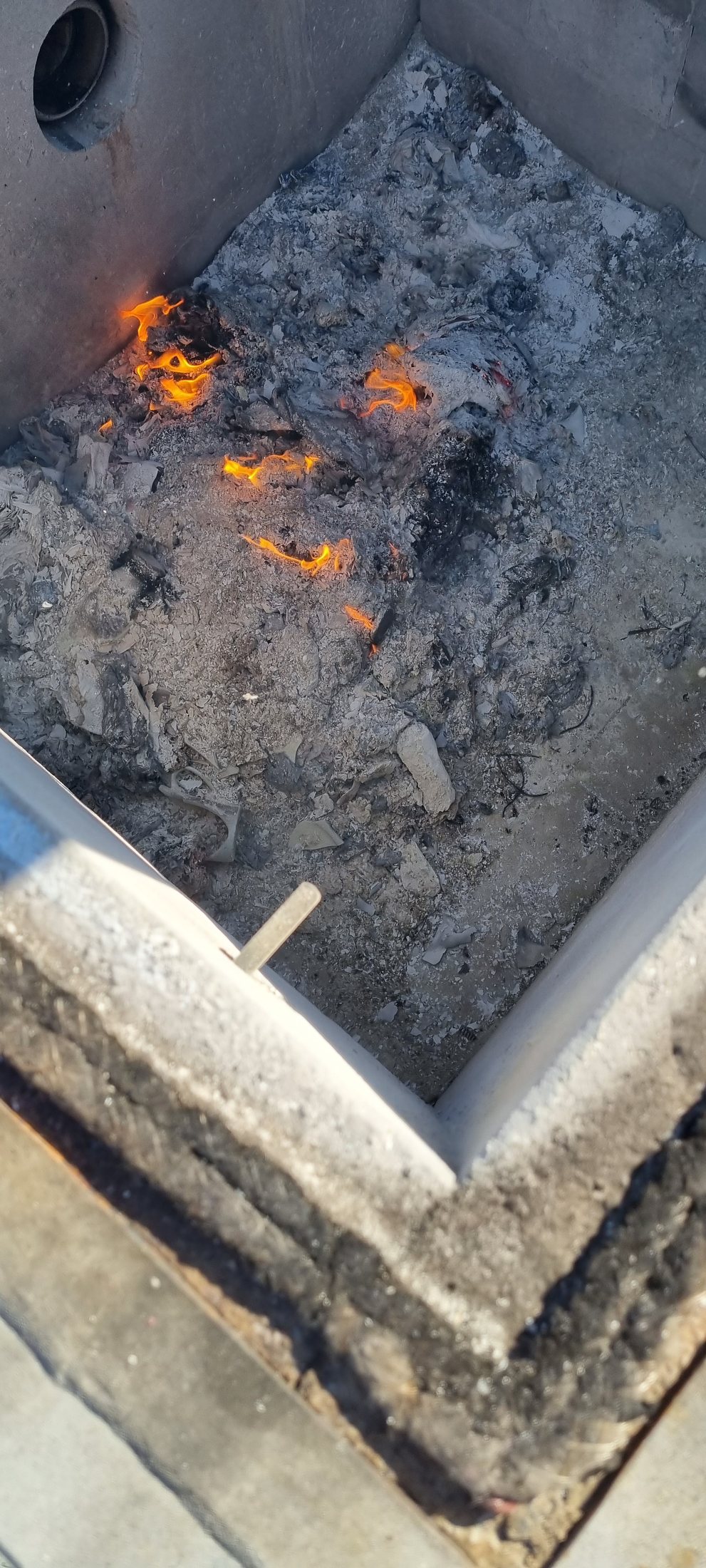 Inferno incinerator side view